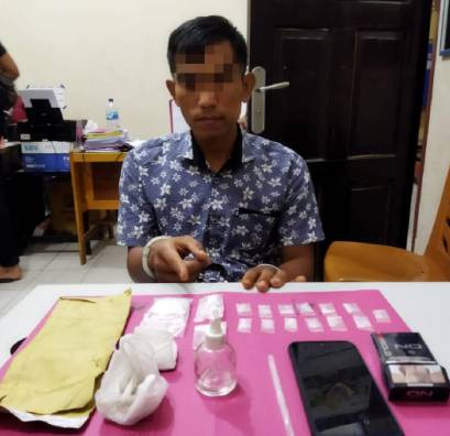 Resnarkoba Polres Kampar Tangkap Pengedar Sabu di Areal Kolam Ikan Desa Kampar