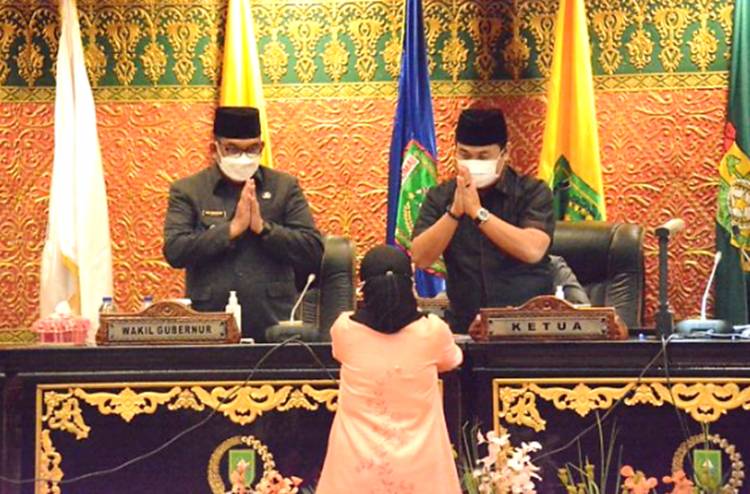 DPRD Provinsi Riau Gelar Rapat Paripurna Laporan Hasil Kerja Pansus Terhadap Ranperda Tentang RUED Provinsi Riau Tahun 2021-2050