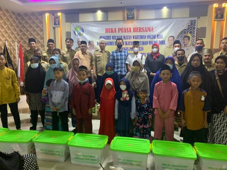 Kapolres Inhil Hadiri Buka Puasa Bersama IWO dan Santuni Yatim serta Mustahik