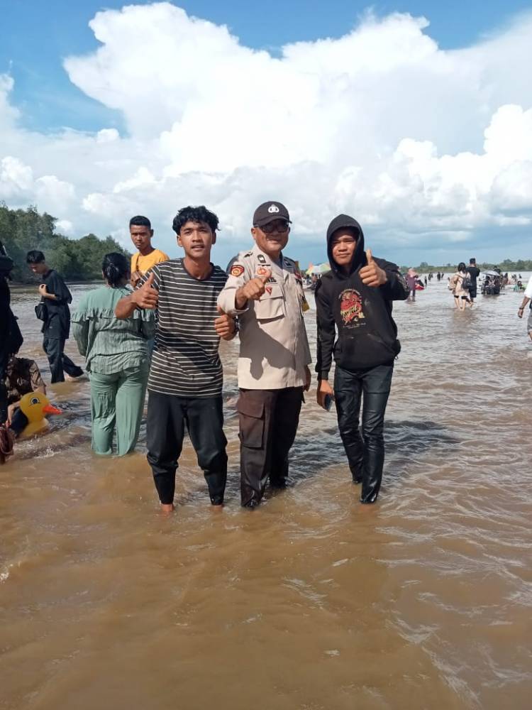 Polsek Tempuling Patroli Keamanan Tempat Keramaian dan Wisata