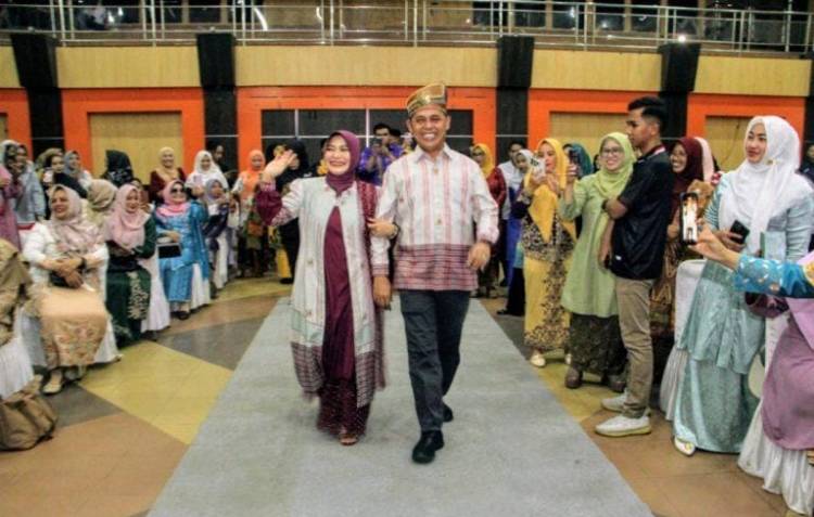 Pj Bupati Inhil Hadiri Malam Puncak Peringatan Hari Kartini Ke-146 Tahun 2024.