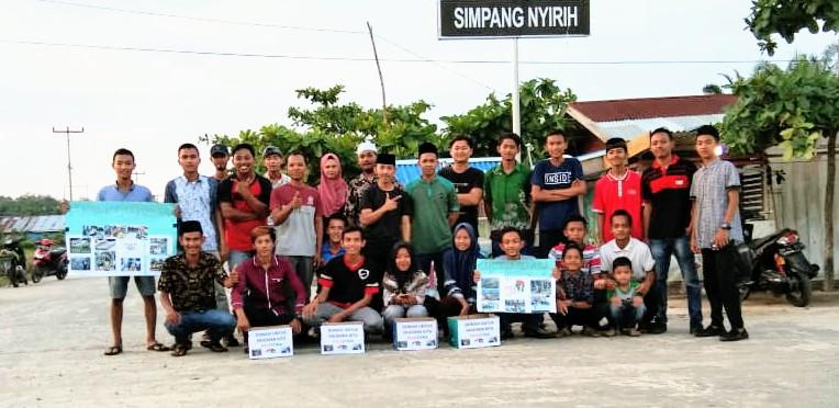 Puluhan Comunitas Turun Kejalan  Bagi-bagi Takjil Gratis dan Penggalangan Dana Peduli Palestina.