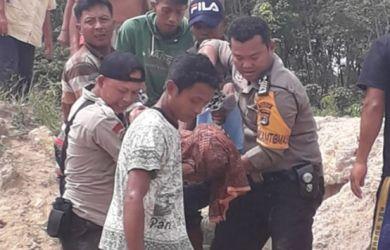 Mayat Wanita tanpa Busana Mengapung di Sungai Gegerkan Warga