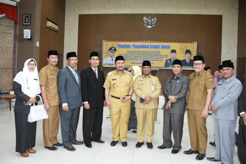 Bupati Kampar Lantik Sebanyak 103 Para Kepala Sekolah