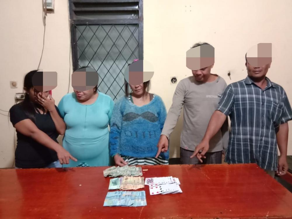 3 Wanita dan 2 Pria Ditangkap Polisi Saat Main Judi di Warung Pecal Desa Petapahan Tapung