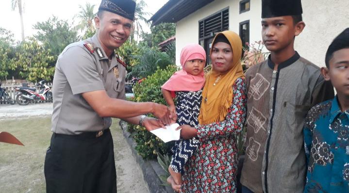 Polsek Rupat Gelar Buka Bersama Dengan Masyarakat Dan Beri Santunan Anak Yatim