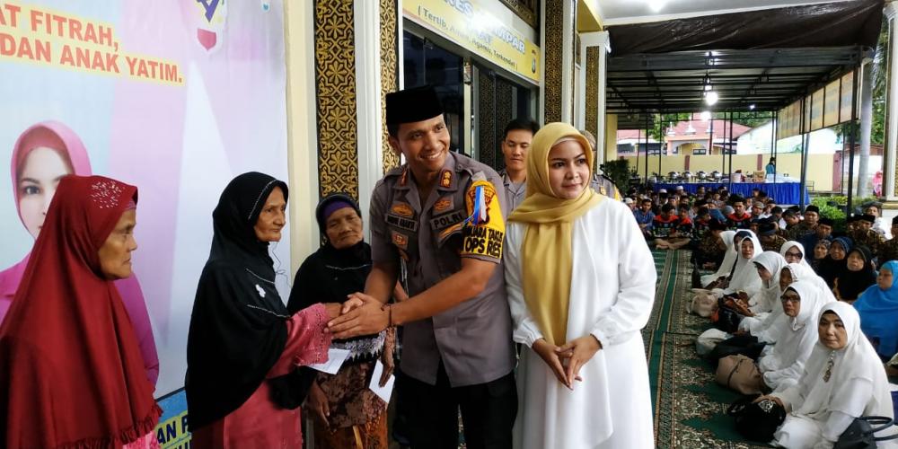 Polres Kampar Adakan Buka Puasa Bersama dengan Anak Yatim, Warakawuri dan Penyerahan Zakat 