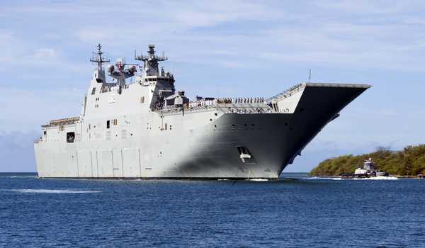 Kapal Perang Terbesar Australia Tiba di Jakarta