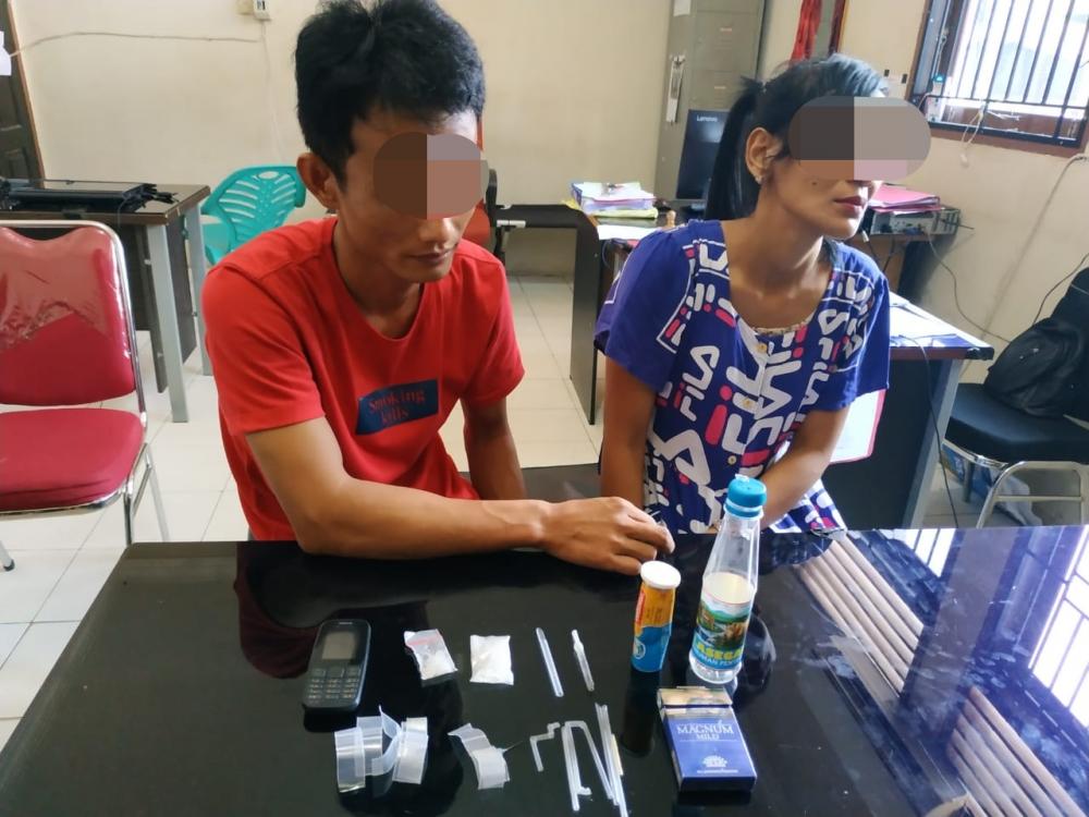 Diduga Sebagai Bandar Shabu, Seorang Wanita bersama Teman Prianya Ditangkap Polres Kampar