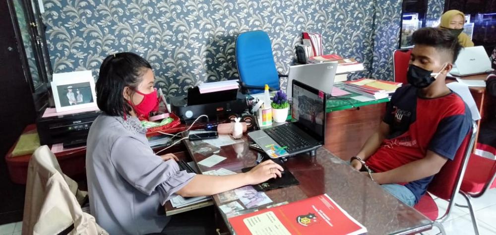 Cabuli Anak Dibawah Umur Pria Ini Digiring Warga Ke Kantor Polisi
