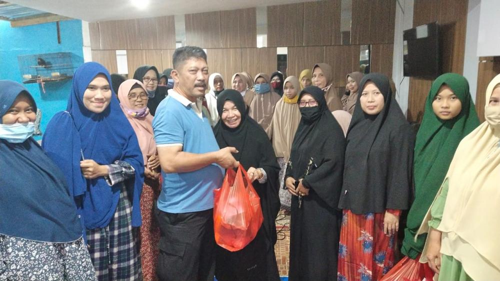 Kepala Bapenda Kampar  Kembali Santuni Anak Yatim dan Bantu Guru TPA