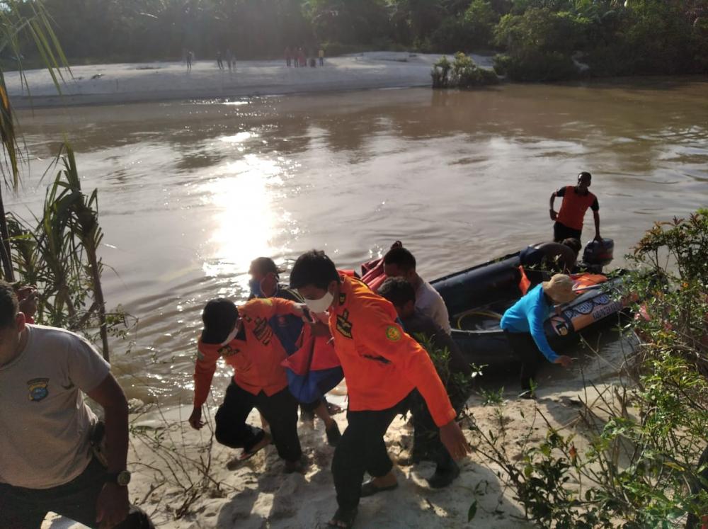 Korban Hanyut di Sungai Teso Kec. Gunung Sahilan Akhirnya Ditemukan Sudah Tak Bernyawa