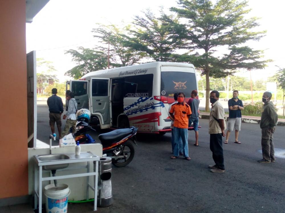Terjaring Operasi Di Perbatasan, Pekerja Pulang Kampung Harus Dikarantina.