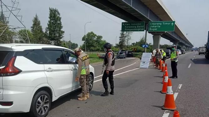 Dinas Perhubungan DKI Putar Balik Mobil 2.900 Ke Daerah Asal Karena Tidak Memiliki Ini