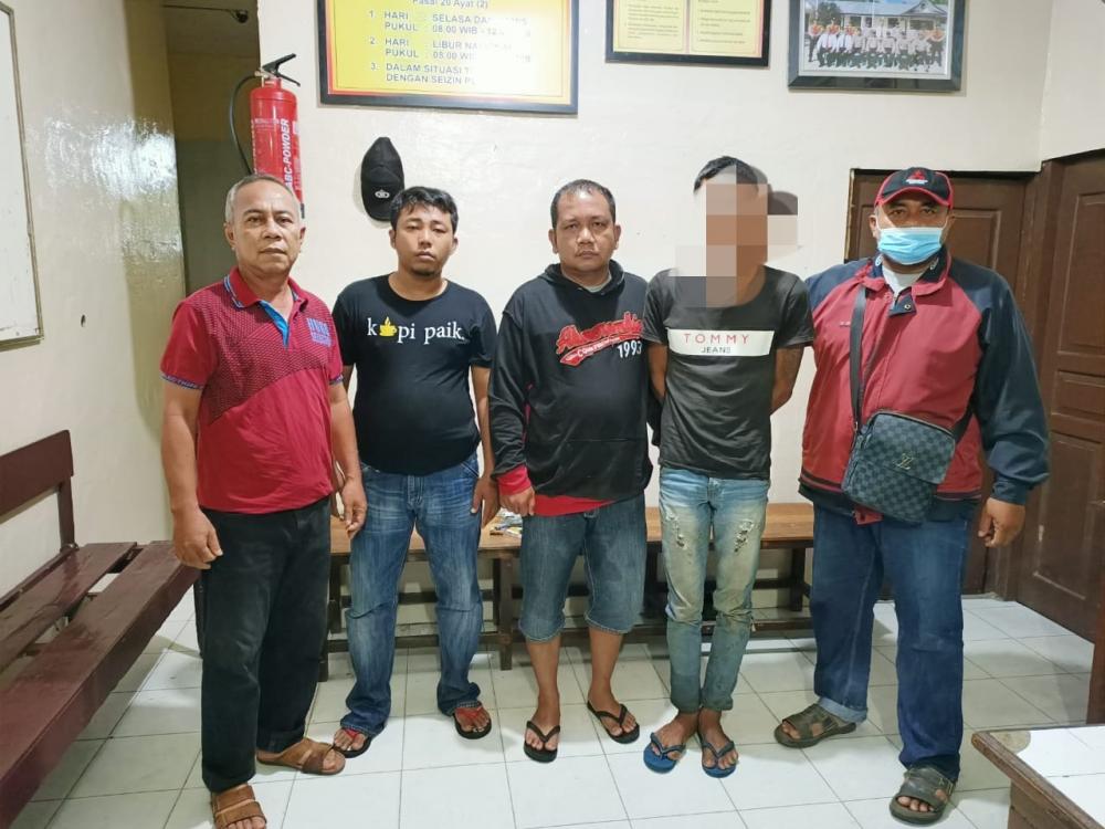 Tusuk Korban dengan pisau Belati 2 kali 