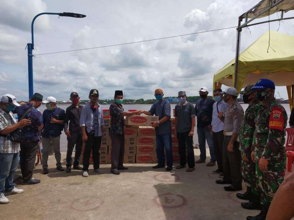 *Melalui Yayasan Dwipa Abadi,PT Pulau Sambu Group Membagikan 14.000 Roti Kaleng*