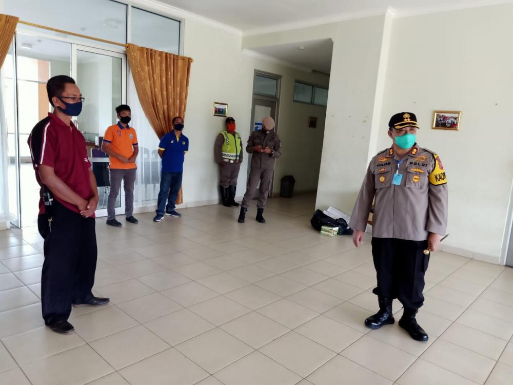 Penerapan PSBB di Kota Banjar Kapolres Perintahkan Masyarakat Putar Balik Yang Ingin Masuk Kota Banjar Dari Zona Merah 