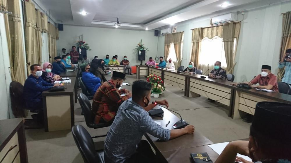 Terkait Anggaran Penangan Covid 19 Rohul Rp 12, 6 M Belum ada Bantuan Untuk Masyarakat Terdampak Covid 19.