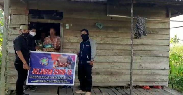 IWO Inhil Kembali Salurkan 20 Paket Sembako Kepada Masyarakat Sungai Beringin