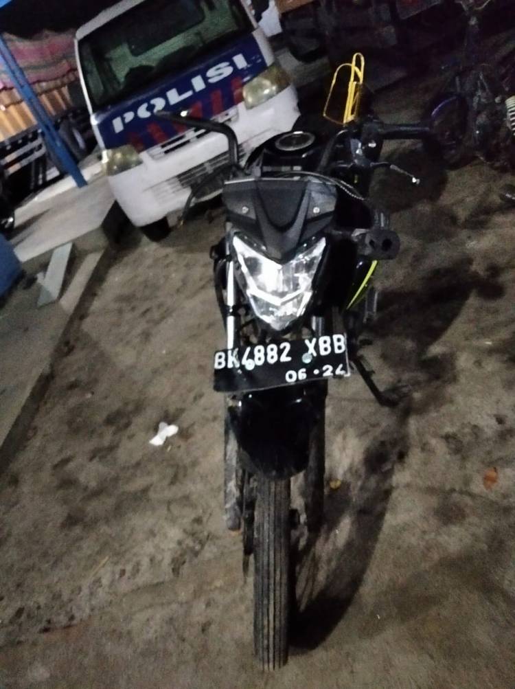 Bersenggolan, Pengendara Sepeda Motor CBR Tewas 