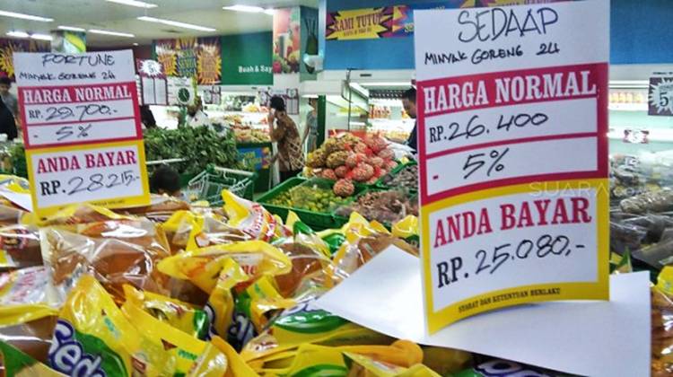31 Juli 2021 Supermarket Giant Tutup Semua Gerai di Indonesia, Karyawan Bersedih