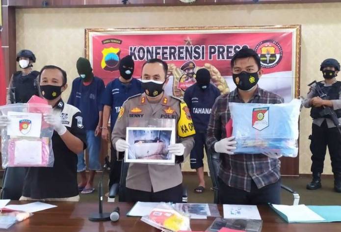 Orang Tua Simpan Jasad Anaknya Selama 4 Bulan