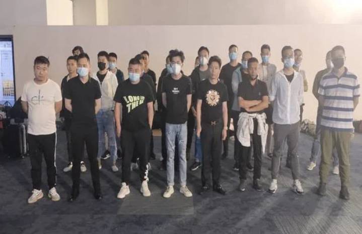 Warga Dilarang Mudik,WNA Asal China Berdatangan Ke Indonesia