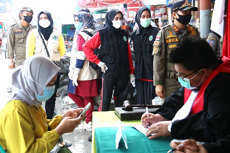 10 Orang Pelanggar Prokes Covid-19 di Tembilahan Jalani Sidang di Tempat