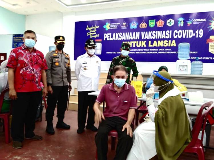 Kapolres Inhil Pantau Pelaksanaan Vaksinasi Covid-19 Bagi Lanjut Usia (Lansia)