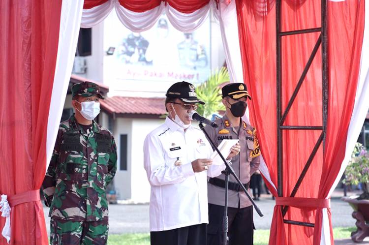 Bupati Inhil HM. Wardan Pimpin Apel Gelar Pasukan Operasi Ketupat Lancang Kuning Tahun 2021