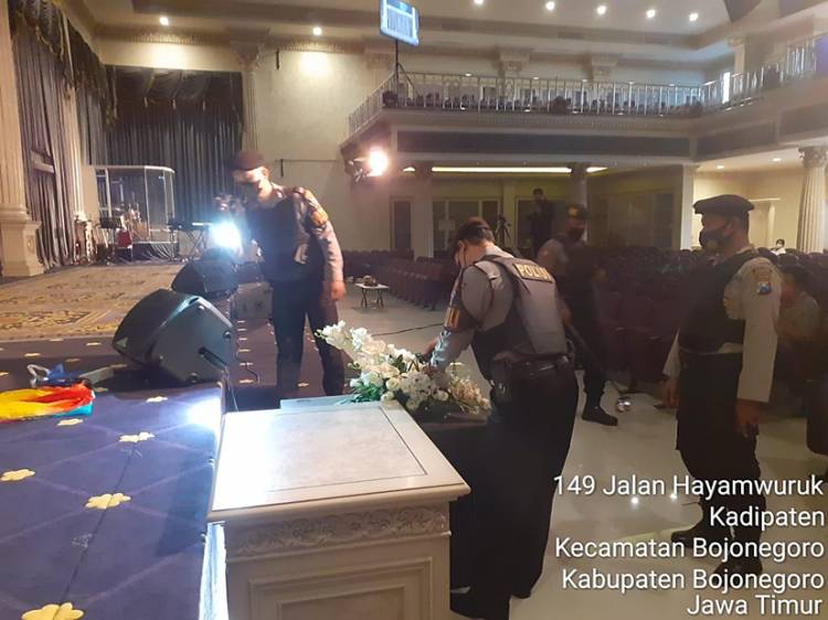Jamin Keamanan Ibadah Kenaikan Isa Almasih, Polres Bojonegoro Sterilisasi Gereja