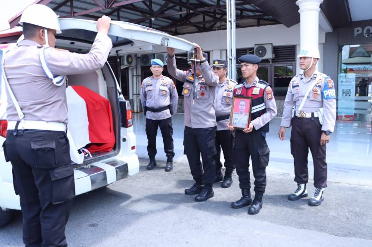 Kasat Samapta Tutup Usia, Polres Inhil Gelar Upacara Pengantaran Jenazah