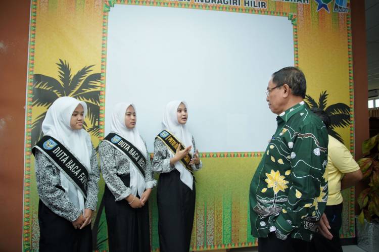 Jelang Peresmian, Bupati HM WARDAN Tinjau Persiapan Gedung Perpustakaan dan Kearsipan serta Musim Kelapa Inhil