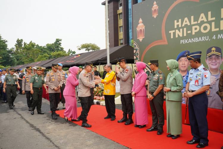 Gubernur Riau Apresiasi Halal Bihalal Di Polda Riau, Meningkatkan Semangat Kebersamaan Dan Sinergitas Pemprov Dan TNI-Polri*