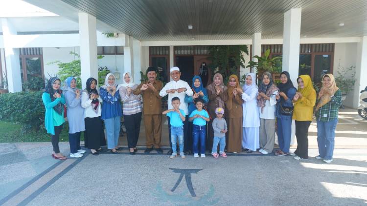 Pj Bupati Inhil Didapingi Bunda PAUD  Melepas Kontingen Lomba HUT PP PAUD ke-67