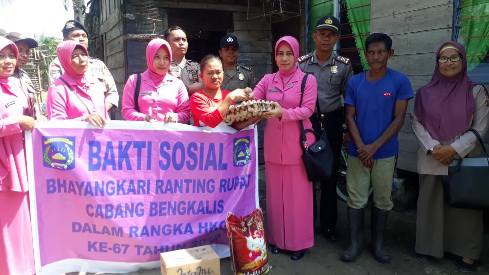 Bhayangkari Ranting Rupat Gelar Bhakti Sosial Dalam Rangka HUT HKGB Ke 67