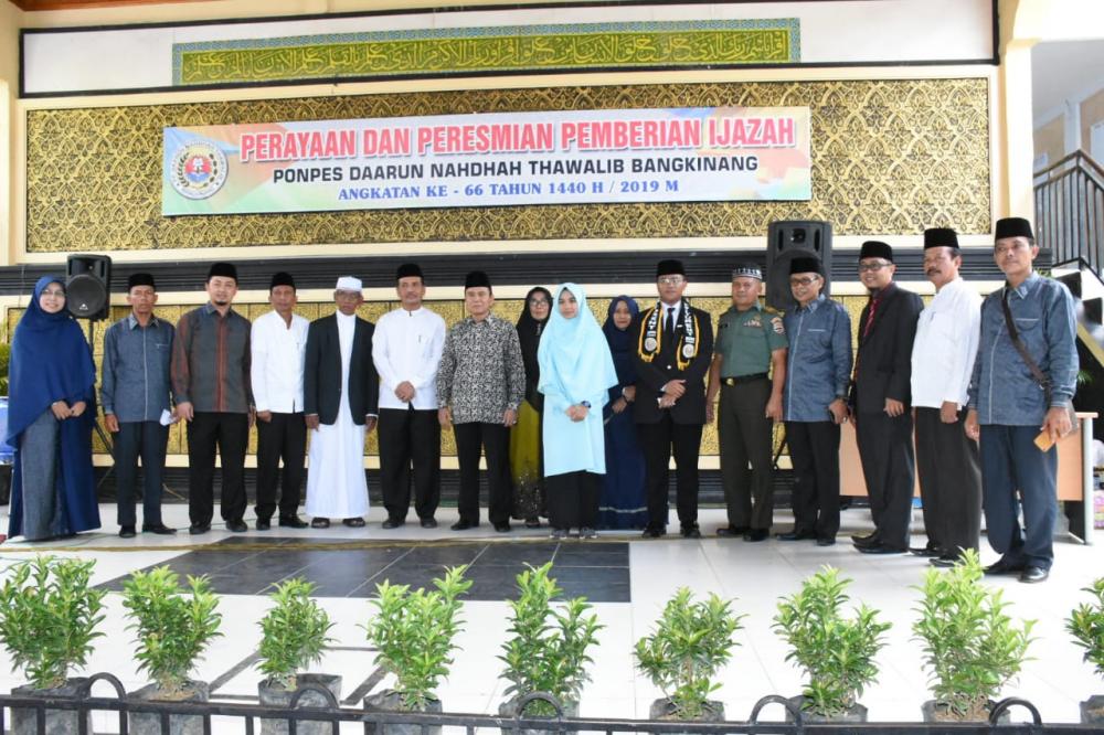 PP Daarun Nahdhah Thawalib Bangkinang Serahkan 181 Ijazah Abituren/te.