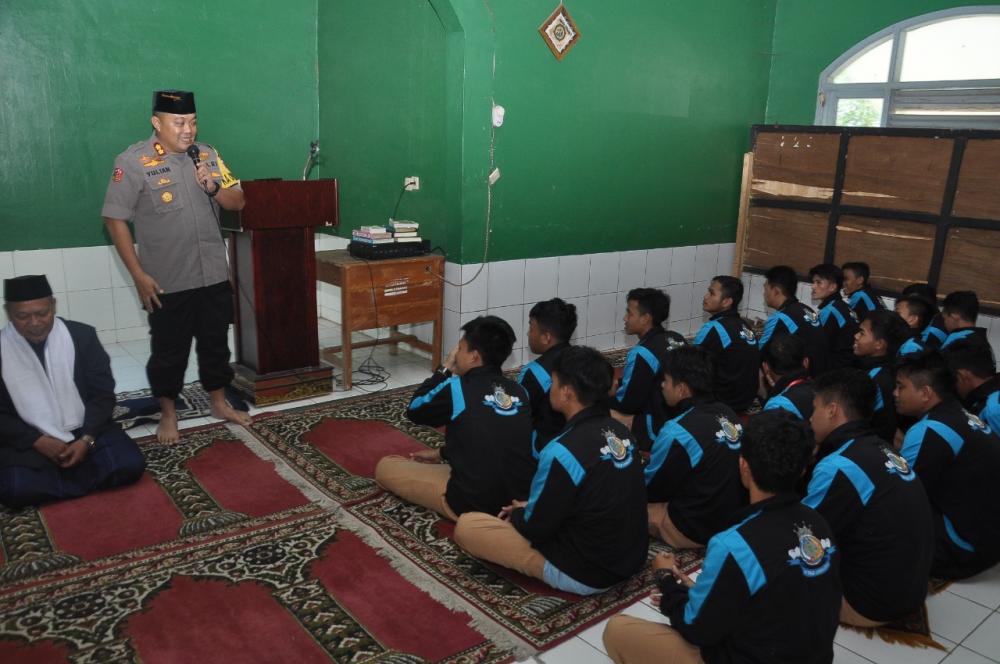 Kapolres Banjar didampingi Ketua Yayasan Bhayangkari Kunjungi Pengurus FKUB Banjar