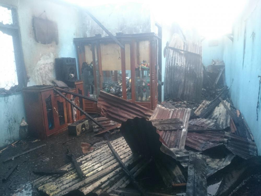 Rumah Warga Membara, 2 Unit Rumah Dilahap Si Jago Merah 