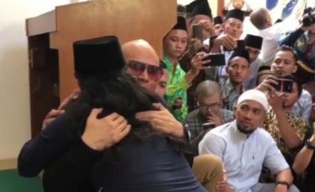 Resmi Jadi Mualaf, Menangis Terharu, Deddy Corbuzier : Alhamdulillah