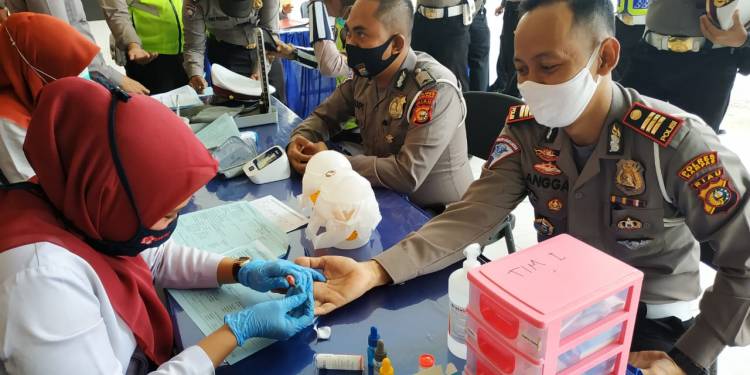 Polres Kampar Gelar Kegiatan Donor Darah dalam rangka Hari Bhayangkara ke-74