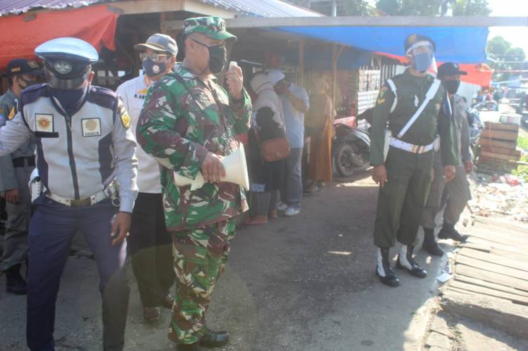 Tak bosan bosan Tim Gabungan Penegakan disiplin Kesehatan  Covid-19 di terus perketat Disiplin Masyarakat