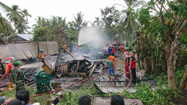 Ditinggal Berladang Satu unit Rumah di Pekan arba hangus Terbakar.