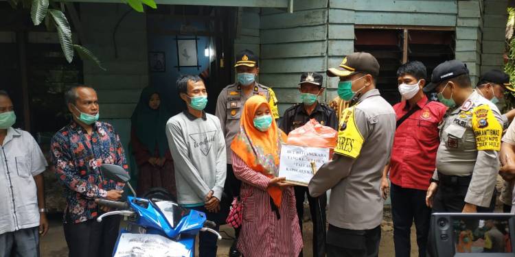 Kapolres Kampar Beri Surprise Hari Bhayangkara ke-74, Antarkan Motor Tangkapan Curanmor Kepada Pemiliknya