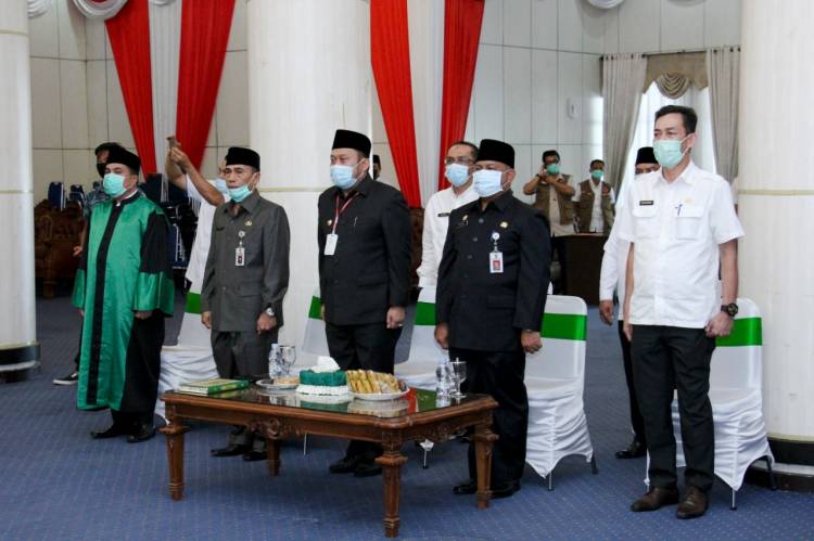 Bupati Kampar  Melantik dan Mengambil Sumpah Sebanyak 104 Penugasan Guru sebagai Kepala Sekolah