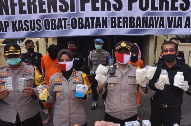 Jajaran Satnarkoba Polres Banjar Berhasil mengamankan bandar besar obat-obatan ilegal.