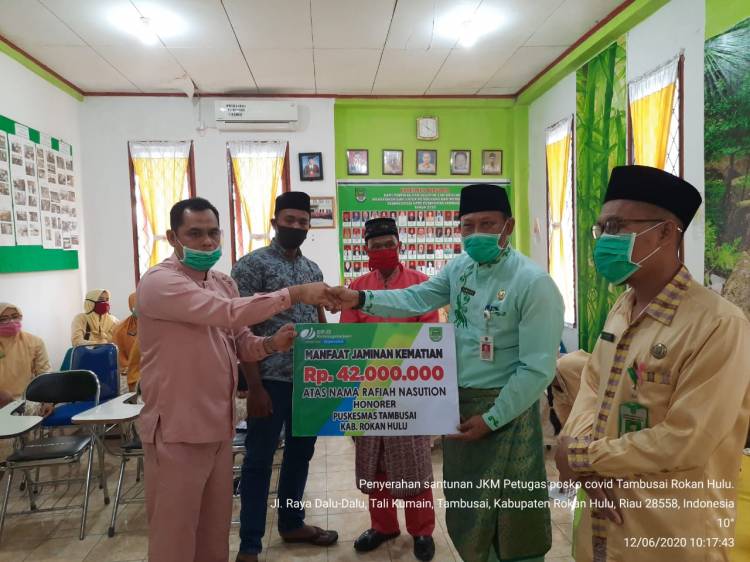 BPJamsostek beri santunan kematian kepada ahli waris  petugas Covid 19