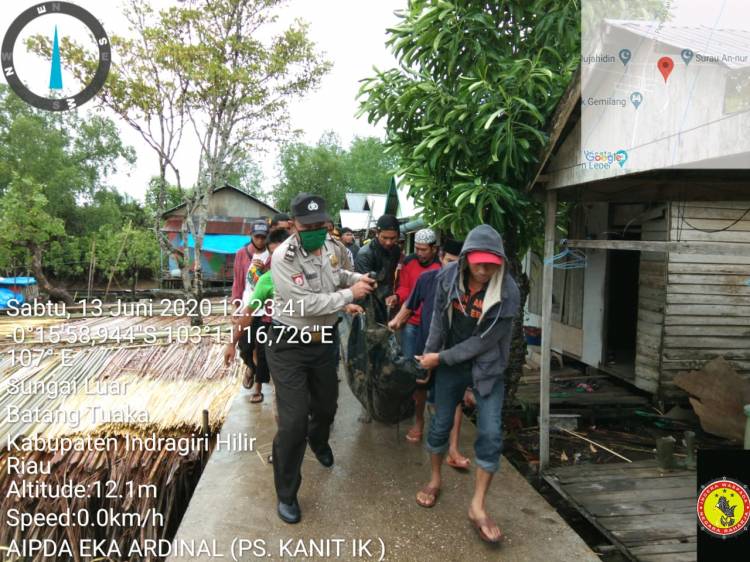 Warga Inhil Yang Terjun Dari Jembatan Getek Ditemukan Kaki Tersangkut Dipohon Nipah Tak Bernyawa