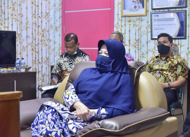 Kepala Inspektorat Inhil Hj.Irianti Ikuti Rakoornas Pengawasan Intern Pemerintah TH 2020 secara Virtual dibuka Presiden RI
