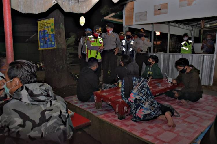 Tetap Semangat, Kapolres Banjar Tak Henti Imbau Masyarakat Patuhi Protokol Kesehatan